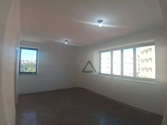 Oportunidade Única: Sala Comercial com 63m² Próxima à Avenida Brasil.