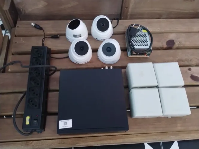 Kit Intelbras 4 cameras Full HD semi novo