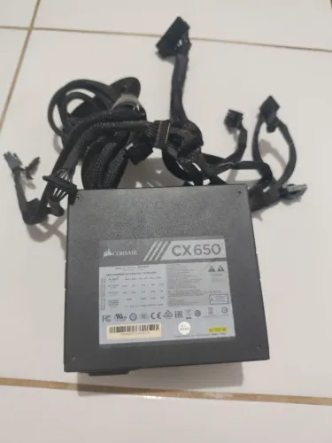 Fonte Corsair 650w 80 Plus