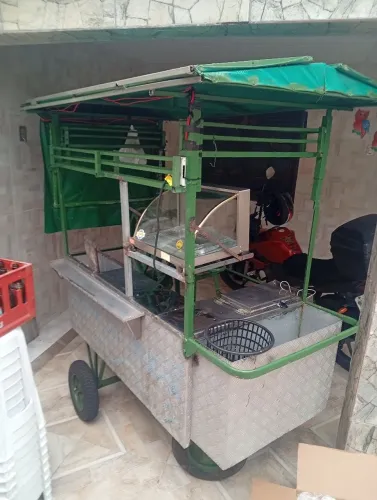 Vende-se carrinho de caldo de cana