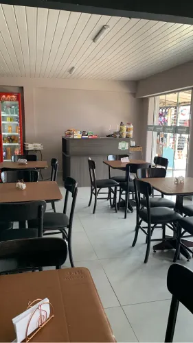 Passa  se ponto , restaurante tem 36 anos no mesmo local passado de pai para filho.