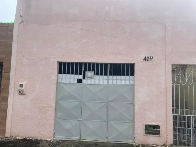 ALUGO CASA BAIRRO JOSÉ CONRADO DE ARAÚJO 