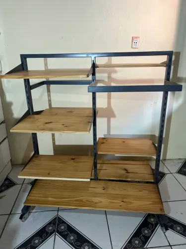 Expositor de roupa