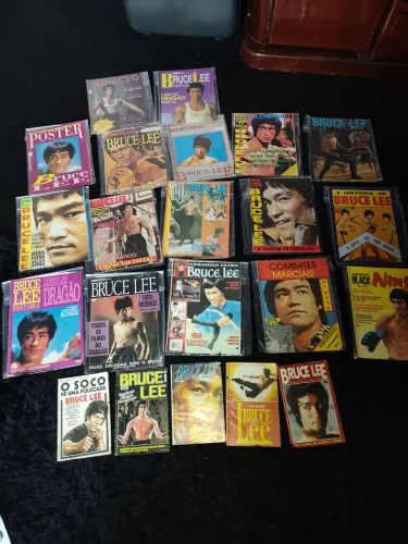 LOTE COM 22 REVISTAS E PÔSTER DO BRUCE LEE SÓ HOJE ESSE VALOR