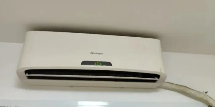Ar condicionado Springer 12.000 Btus usado incluindo instalacao completa Até 3 metros 