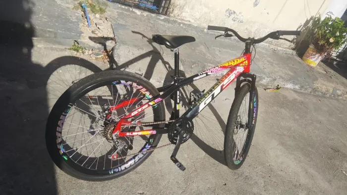 Para vender bicicleta totalmente nova e equipada
