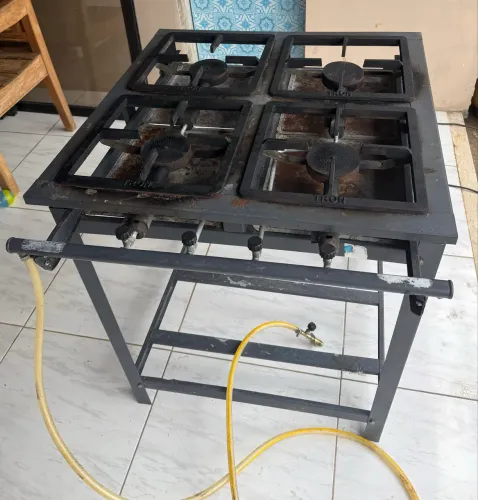Fogão industrial 4 bocas marcaTron pouco usado