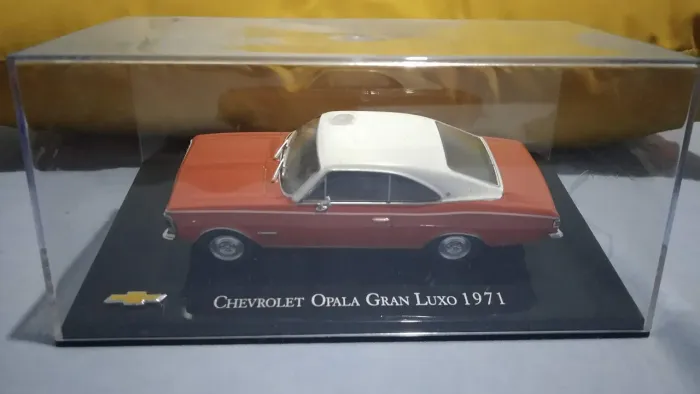 Miniaturas de carrinhos 1.43