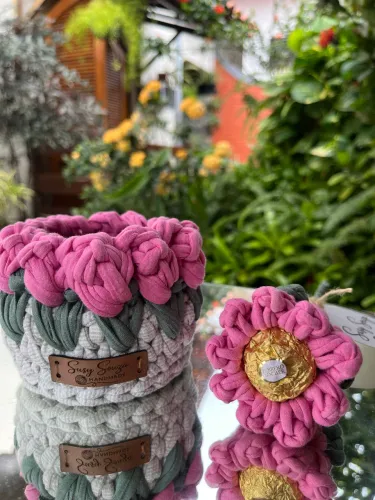 Kit Dia das Mães: Cachepô Tulipa + Porta-Bombom (com Ferrero Rocher) ?