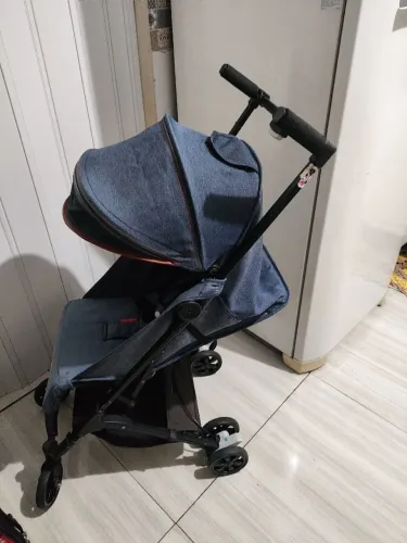 Carrinho de bebe , compacto Fischer Prince 