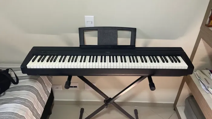 Piano digital Yamaha P35B