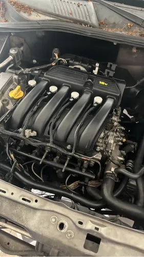 Renault Clio RT/ Privilège 1.6 16V 5P 2000
