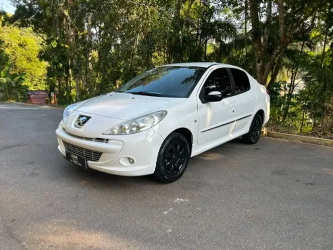 Peugeot 207 Sed. Passion XR Sport 1.4 Flex 8V 4P 2012