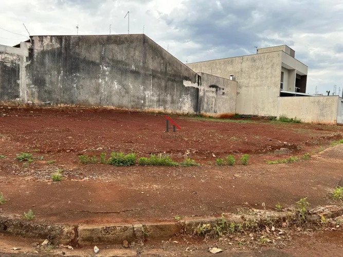 Terreno de esquina na Zona Leste de Londrina