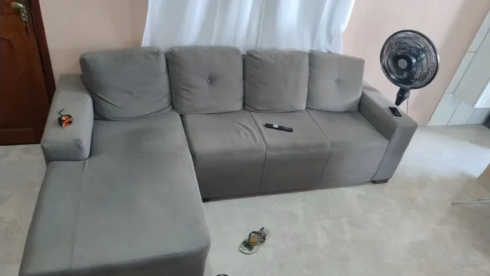 Sofá Retrátil com Chaise Longue Cinza (2,50m) - Muito Confortável e Espaçoso