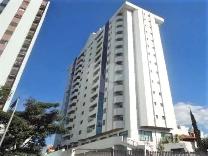 Apartamento com 270 m2, 5 domitórios sendo 4 suítes e 3 vagas de garagem cobertas