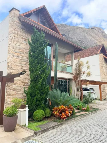 Casa para venda tem 237 metros quadrados com 4 quartos em Cônego - Nova Friburgo - Rio de 