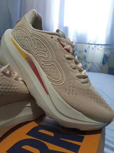 TENIS CORRE NUVEM 
