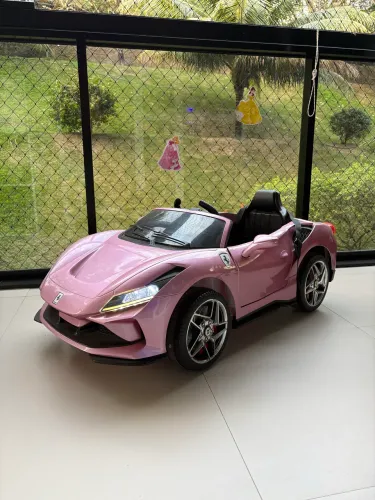 Carro elétrico infantil c/ farol e buzina