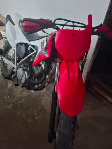 XR200 / Modificada p/CRF