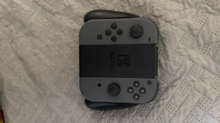 Joy-Con Nintendo Preto + Grip