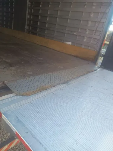 Plataforma elevatória dhollandia 16