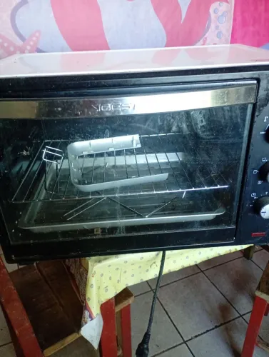Forno elétrico semi novo