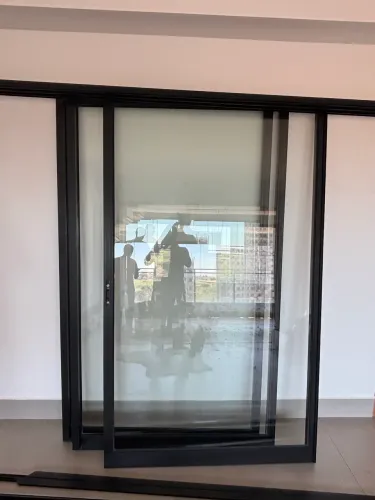Porta De Correr Alumínio Preto 2,15x3,72m + Vidro 4mm
