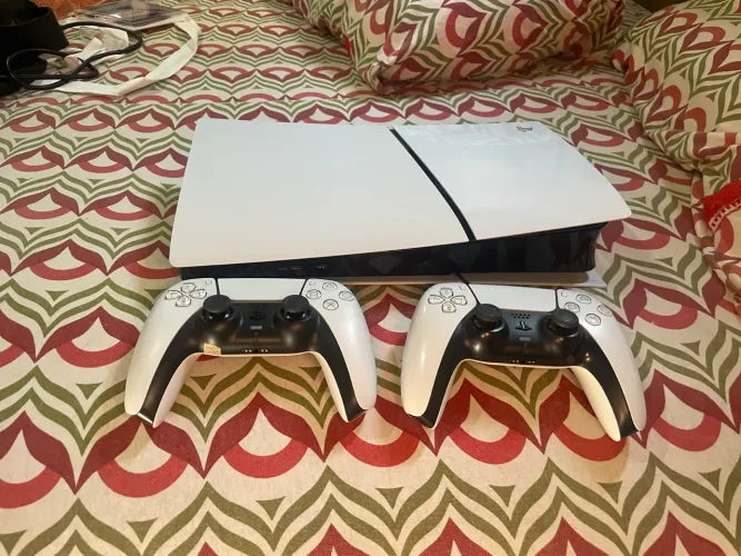 Vendo PlayStation 5 slim completo com caixa e tudo