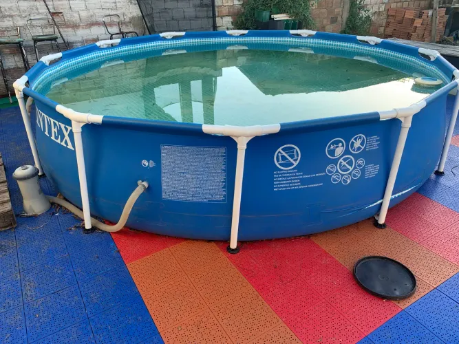 Linda piscina 7.800 l