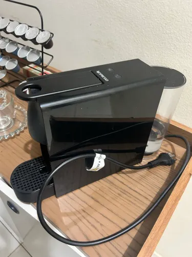 Cafeteira Nespresso modelo Esenza