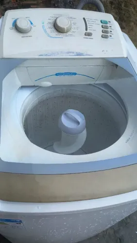 Máquina de lavar roupa BOA