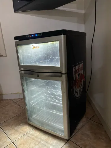 FRIGOBAR/CERVEJEIRA REDBULL