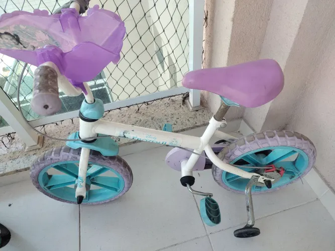 Vendo bicicleta infantil bandeirantes