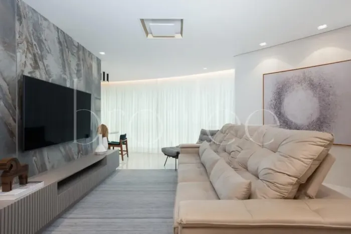 APARTAMENTO FINAMENTE MOBILIADO NO MAGNIFIQUE TOWER FG EM BALNEÁRIO CAMBORIÚ PARA LOCAÇÃO 