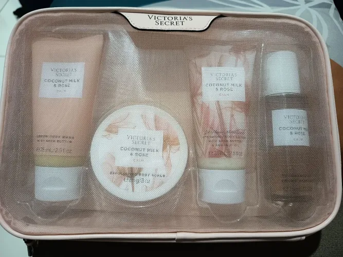 Kit Victoria Secret coconut milk & rose 