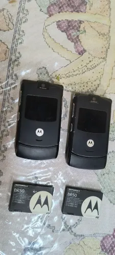 Motorola v3 duas unidades ler anuncio