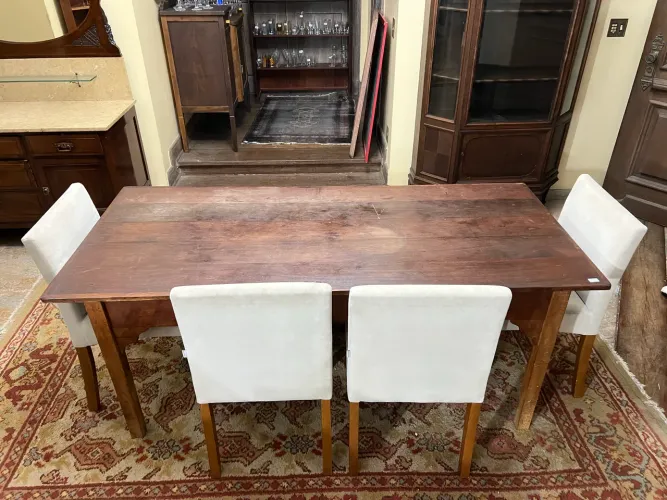 Mesa de Madeira com 4 Cadeiras + Banco