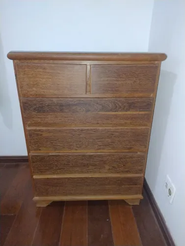 Cômoda Sucupira 6 gavetas.
