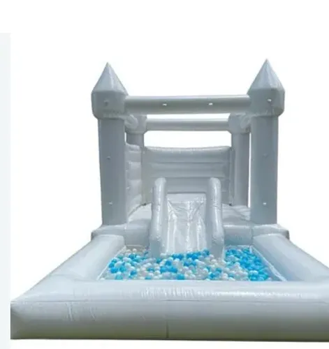 Castelinho Inflável com Piscina de bolinhas