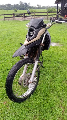 Vendo essa moto, nova muito boa. Sem defeito pronto para andar. * Denio