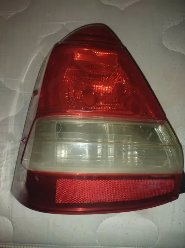 Vendo lanterna traseira do Etios sedan nova 