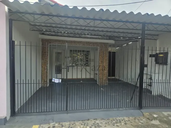 Oportunidade Casa Residencial e Comercial - Monte Castelo - 2 Dormitórios - 129m².