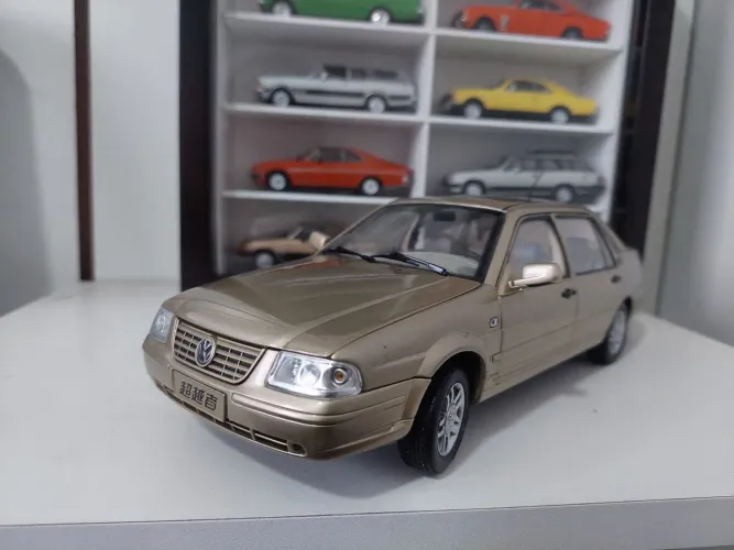 Miniatura Santana 1/18
