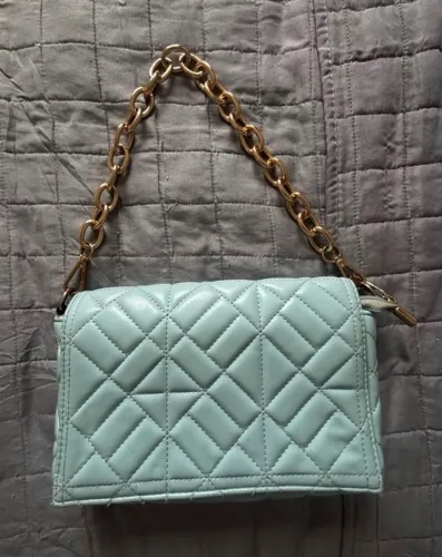 Bolsa Verde Água com Corrente
