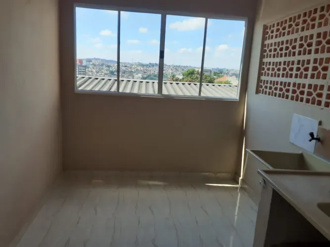 Alugo casa pra ponto Comercial Frente ao hospital geral de Itapevi 