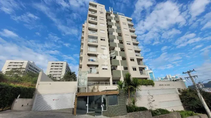 Apartamento para alugar com 2 Quartos sendo 1 Suíte e 2 vagas de garagem no Itacorubi Flor