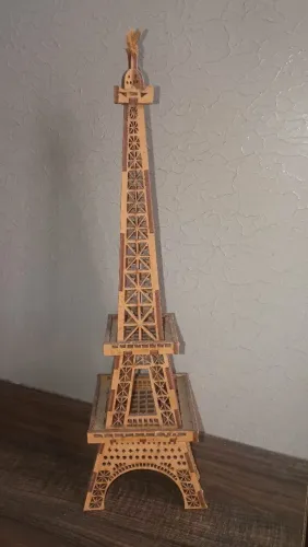 Torre Eiffel em MDF