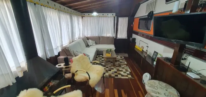 Seu novo refúgio em Gramado! Trailer completo em camping com ótima localização