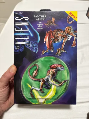 Action figure Neca ultimate Panther Alien, produto novo, importado e original. 